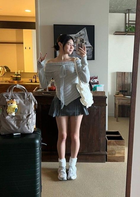 Erika Titus, Japan Outfits, Outfit Korean Style, Fits Aesthetic, Photo Outfit, Swaggy Outfits, Teenage Fashion Outfits, Fashion Lookbook, School Fashion