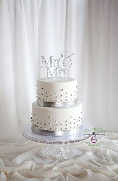 Elegant Wedding Cakes – Dulcerella | Boise Wedding Cakes Two Step Wedding Cake, 2 Step Wedding Cake, 25th Anniversary Cake Designs, Silver Wedding Cake Ideas, Wedding Cake Designs 2 Tier, Silver Cake Ideas, Silver Wedding Anniversary Decorations, Silver Wedding Cakes, Silver Anniversary Cake