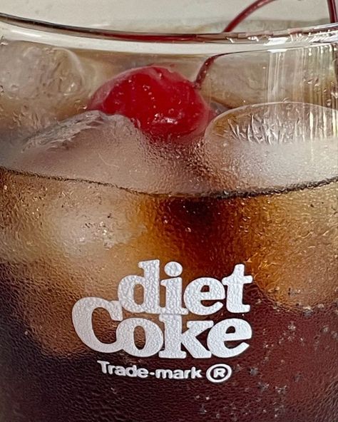 diet - diet meal plan - diet recipes - diets - diet plan - diet meals - diet ideas - diet aesthetic Coke Cherry, Aesthetic Diet, Diet Breakfast Ideas, Born To Die Summer, Vintage Americana Aesthetic, Aesthetic Lana Del Rey, Americana Aesthetic, Rey Aesthetic, Cherry Coke