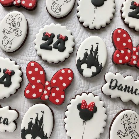 Disney Cookies Decorated, Cookies For One, Flood Cookies, Mickey Mouse Cookies, Flooding Cookies, Disney Cookies, Themed Cookies, Cookies Decorated, Cookie Designs