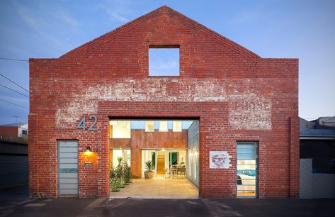 Steel Factory, Converted Warehouse, Walled Courtyard, Warehouse Conversion, Warehouse Home, Warehouse Design, Open Dining Room, Industrial Living, Brick Architecture