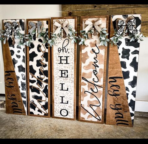 Porch Leaner Sign Diy, Porch Leaner Sign, Porch Leaners, Barn Wood Projects, Door Signs Diy, Horse Things, Signs Diy, Round Door, Front Porch Decorating