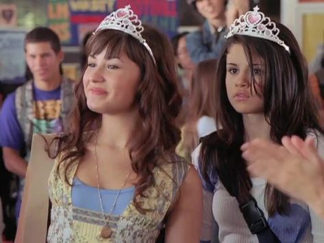 Disney Channel Aesthetic, Princess Protection Program, Disney Channel Movies, Old Disney Channel, Chica Cool, Comfort Movies, I Love Cinema, Old Disney, Fav Movies