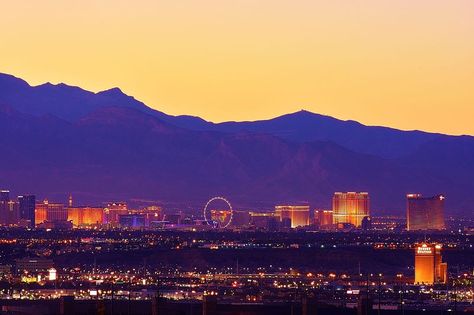 Las Vegas Mountain View, Vegas Desert Aesthetic, Las Vegas Mountains, Vegas Landscape, Las Vegas Sunset, Las Vegas Images, Las Vegas View, Last Vegas, Las Vegas Skyline