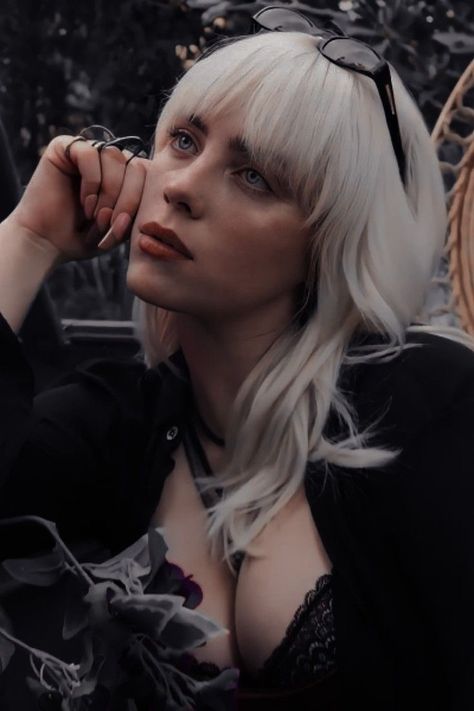 Billie Eilish Wallpaper, Beard Logo, Hottest Celebrities, Billie Eilish, Celebrity Crush, Pretty People, Blonde Hair, My Girl, A Woman