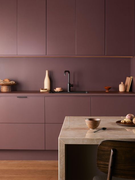 Freedom Kitchens, Lilac Kitchen, Pink Kitchen Cabinets, Kitchen Japandi, Plum Kitchen, Pink Kitchens, Flat Furniture, Purple Kitchen, Kitchen Design Plans