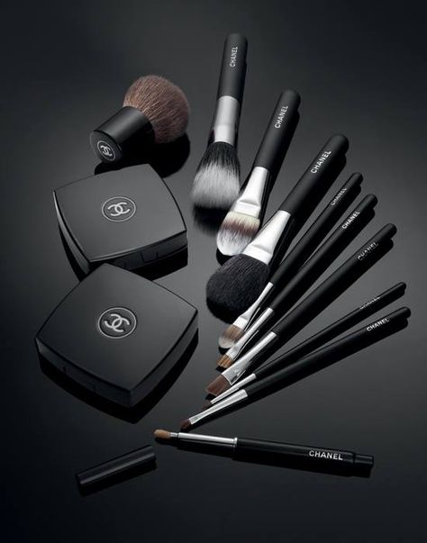 Chanel Brushes, Makeup At Home, Chanel Cosmetics, Dry Shampoo Hairstyles, Chanel Beauty, Chanel Makeup, Makeup On Fleek, Kesha, Luxury Makeup