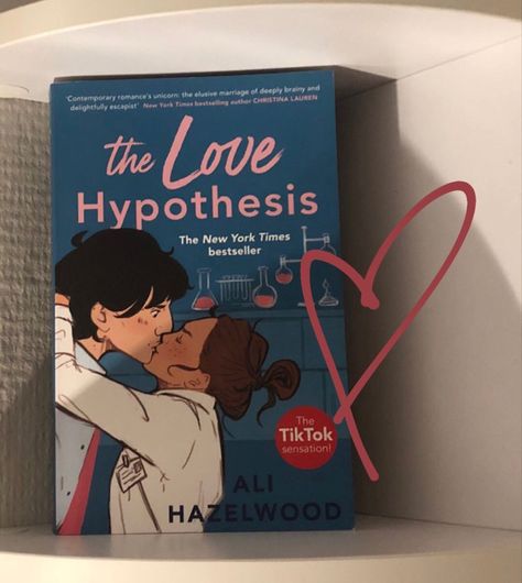 The Love Hypothesis, Love Hypothesis, Romcom Books, Ali Hazelwood, Books Romance, Christina Lauren, Reading Words, Boy Poses, Book Display