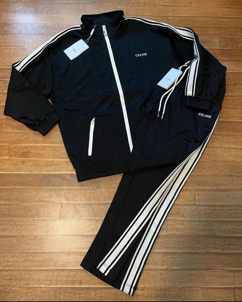 NEW IN! | COME SHOP 📦 • CELINE PARIS TRACKSUIT TEE (BLACK/WHITE) IN HAND (SHIPS 2/3 DAYS) DM ME $ READY | PIECES GO QUICK!! 5starresells | streetsagefits #explore #explorepage #reseller #reselling #resell #resellingcommunity #fashion #fitstagram #styleinspo #streetstyle Celine Tracksuit, Celine Fashion, Celine Paris, Casablanca, Dm Me, Black Tee, Fashion Inspo, Street Style, Black White