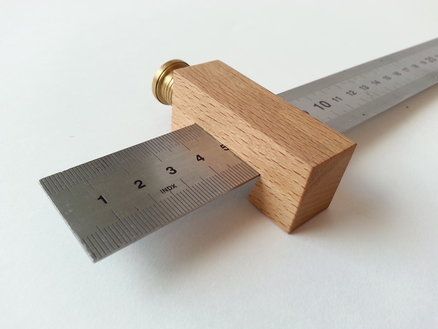 Shop made tools #6: Ruler Stop Electrical Hand Tools, Marking Gauge, Wooden Ruler, Woodworking Table, Homemade Tools, Wood Tools, Woodworking Jigs, Woodworking Bench, Tool Hacks