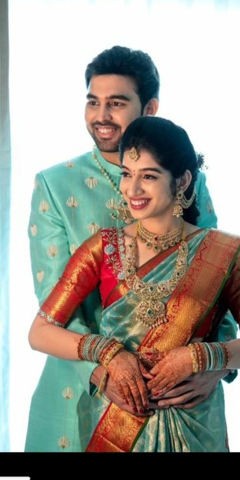 Engagement Outfits Indian Couple Saree, Rama Green Saree Contrast Blouse, Bridal Pattu Sarees Wedding, Engagement Sarees South Indian, Engagement Looks For Indian Couple, Engagement Couple Outfits Indian, South Indian Engagement Outfit, Engagement Outfits Indian Couple, Green Saree Contrast Blouse