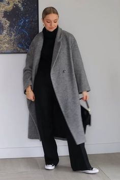 Oversized Coat Outfit, Grey Coat Outfit, Linen Pants Style, Chic Outfits Edgy, Street Style Outfits Casual, Winter Mode Outfits, Gray Coat, Stylish Fall Outfits, Winter Fashion Outfits Casual