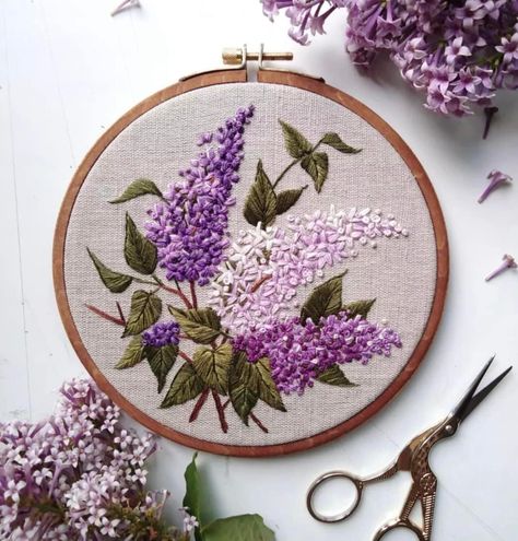 Dogwood Embroidery Pattern, Flower Embroidery Stitches, Sister Embroidery, Lilac Embroidery, Brazilian Embroidery Stitches, Pretty Embroidery, Bantal Sofa, Hand Embroidery Patterns Flowers, Floral Embroidery Patterns