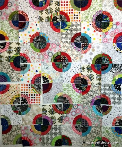 Beginning Freddy Dot Com Quilt Freddy Moran, Polka Dot Quilts, Scrap Fabric Ideas, Curved Piecing, Scrap Fabric, Fabric Ideas, Quilting Tutorials, Quilting Crafts, Shades Of White