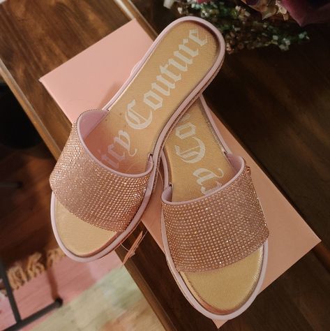 Rose Pink Bedazzled Juicy Couture Sandal Slides. New With Tag In Box. Super Cute And Will Add A Fun Pop Of Sparkle For A Spring Or Summer Outfit. Outfits With Pink Sandals, Juicy Couture Sandals, Sparkly Chanclas, Pewter Heels, Cute Slides, Pretty Sneakers, Pink Juicy Couture, Sparkly Sandals, Sandal Slides