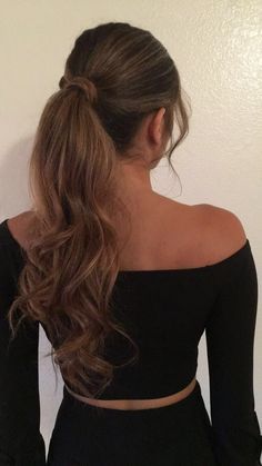 Slick Ponytail Formal, Slick Back Ponytail For Wedding, Formal Curled Ponytail, Prom Hair Thick Long, Mid Pony Prom Hairstyles, Fancy Curled Ponytail, Formal Sleek Ponytail, Loose Curled Ponytail, Slicked Back Ponytail Curled