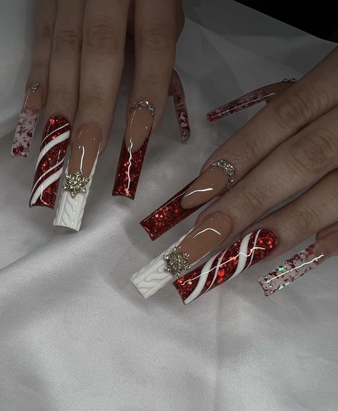 Cute Winter Nail Ideas, Winter Nail Ideas, Red Acrylic Nails, Long Acrylic Nail Designs, Hard Nails, Winter Nails Acrylic, Nails Design With Rhinestones, Cute Acrylic Nail Designs, Glow Nails