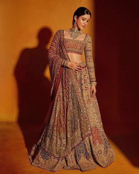 Amid the extravagance of the Ambani wedding, don’t miss out on the opulent fashion from last night. From Radhika Merchant’s vidai ensemble by Manish Malhotra to Priyanka Chopra in a yellow Tarun Tahiliani lehenga and @bvlgari jewels—Indian wear reigned supreme. Swipe for all the looks. @manishmalhotraworld @manishmalhotravows @priyankachopra @taruntahiliani #VogueFashion Tarun Tahiliani Lehenga, Opulent Fashion, Ambani Wedding, Radhika Merchant, Manish Malhotra, Tarun Tahiliani, Manish, Priyanka Chopra, Vogue Fashion