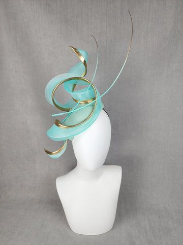 Modern Fascinator, Hats Outfit, Fascinator Hats Outfit, Asian Couture, Fascinator Hats Diy, Fascinator Hats Wedding, Classy Hats, Bridget Bardot, Feather Headpiece