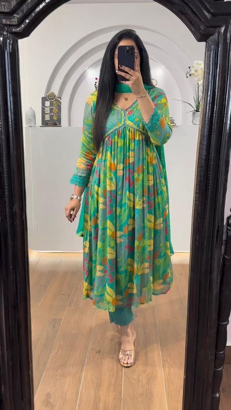 👗New Arrivals ⤵️ 📩 for order and inquiries 📍 @womenwear_collections_surat 📍 @meervaa_store 📧 Whatsapp 85307 17716📱 👉 COD available INDIA 🇨🇮.📭 📦Worldwide Shipping Available.,🌍.. 📱 Video call facility Available . ↪follow for more updates ⤵️ 🔸️ Follow : @womenwear_collections_surat Follow : @meervaa_store . #fashionblogger #shopping #photoshoot #dress #likes #outfit #meervaa #fashionista #bhfyp #followback #followers #meervaa Printed Suits Design Indian, Shopping Photoshoot, Sequence Embroidery, Flair Dress, Kurta Designs Women, Photoshoot Dress, Saree Shopping, Video Call, Indian Fashion Dresses