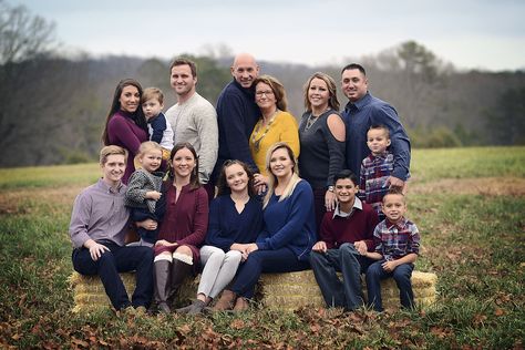 Family pictures maroon, navy blue, and mustard yellow Navy Family Pictures, Large Family Poses, Family Portrait Outfits, Family Photo Colors, Big Family Photos, Extended Family Photos, Large Family Photos, Fall Family Portraits, Fall Family Photo Outfits