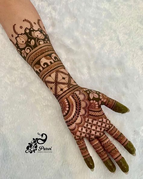 Arabic Henna Designs Front Hand, Mehndi Designs Fingers, Brides Mehndi, Modern Mehndi Design, Marwari Mehndi Design, Traditional Mehndi Designs, Beautiful Simple Mehndi Design, Hand Mehendi, Finger Mehndi