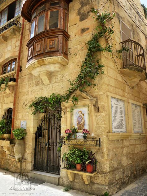 Malta Homes Interior, Malta Balcony, Malta House, Malta Doors, Malta Streets, Malta Gozo, City Scene, Unique Buildings, Malta