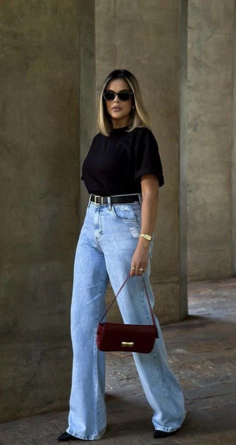 New Jeans 2024: 5 Jeans Trends To Try Now — No Time For Style New Jeans Trend, Style Wide Leg Jeans, Flare Jeans Outfit, Rok Outfit, Wide Leg Jeans Outfit, Outfits Con Jeans, Looks Jeans, Elegante Casual, Jean Trends