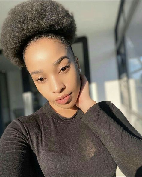 Cindy Thando, Cindy Mahlangu, Braid Hair Dos, Puff Hairstyles, Afro Puff Hairstyles, South African Celebrities, Natural Crown, Natural Hair Puff, Insta Model