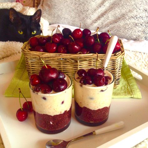 Cheesecake Chia Pudding, Cherry Chia Pudding, Chia Breakfast Pudding, Acai Berry Bowl, Cherry Parfait, Breakfast Parfaits, Chia Pudding Breakfast, Chia Parfait, Breakfast Pudding