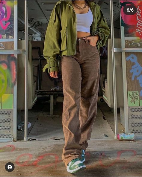 Baggy Brown Pants Outfit, Outfit Ideas With Brown Pants, Brown Baggy Pants Outfit, Outfit Ideas Brown Pants, Earth Tone Outfits Aesthetic, Earth Tones Outfit, Earth Tone Fashion, College Outfits Korean, Brown Aesthetic Outfit