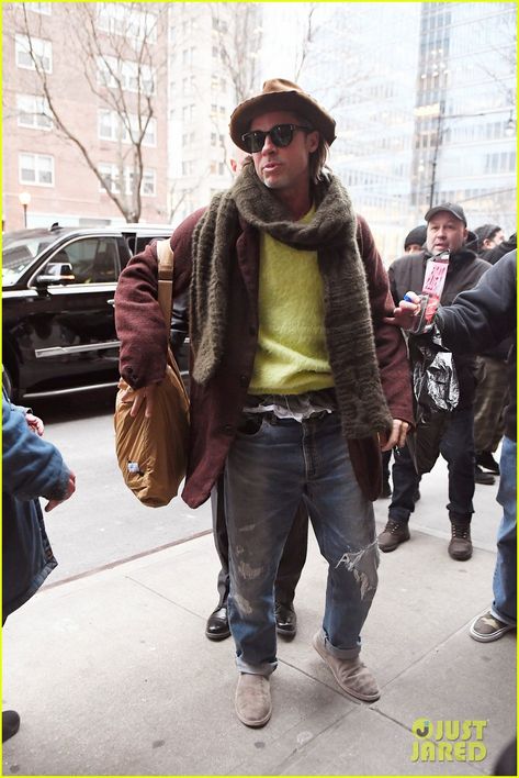 Brad Pitt Beard, Brad Pitt Style, Brad Pitt Photos, Golden Globes 2020, Nyc Hotel, Nyc Hotels, Hype Clothing, The Big Apple, Vintage Clothing Men