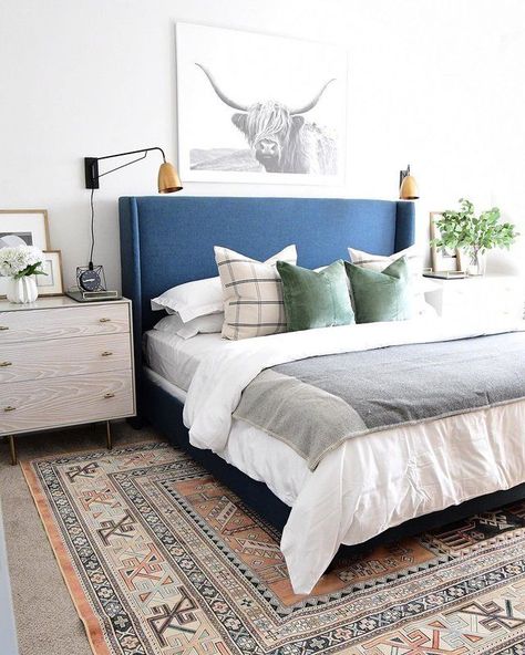 modern eclectic bedroom #home #style Modern Eclectic Bedroom, Modern Cozy Bedroom, Eclectic Bedrooms, Blue Headboard, Modern Minimalist Bedroom, Dekorasi Kamar Tidur, Eclectic Bedroom, Bedrooms Decor, Chic Bedroom