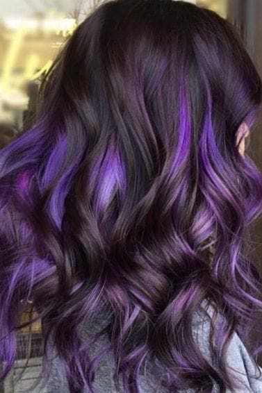 Purple And Black Hair, Purple Highlights Brown Hair, Purple Brown Hair, Purple Hair Highlights, Purple Highlights, Lilac Hair, Dark Hair With Highlights, Lavender Hair, Hair Color Purple