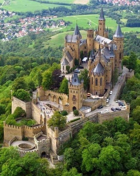 Castle In Germany, Castle Exterior, Hohenzollern Castle, Castle Aesthetic, European Castles, Germany Castles, Castles Interior, Neuschwanstein Castle, Castle Designs