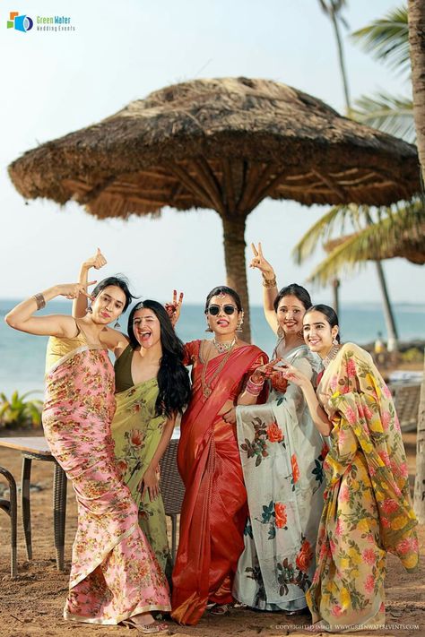 Group Saree Poses, Beach Saree, Group Photo Poses, Group Poses, Saree Poses, Saree Photoshoot, Group Photo, Group Photos, Photoshoot Poses