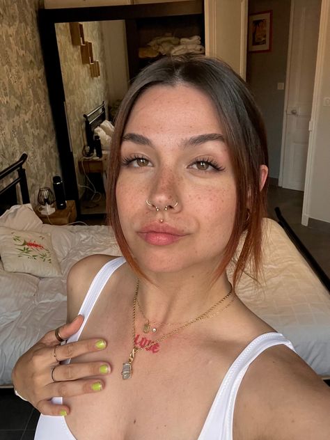 #piercing #girlswithtattoos #girlswithpiercings #piercings #piercinginspo Elegant Face Piercings, Delicate Face Piercings, Feminine Facial Piercings, Face Piercings Medusa, Subtle Face Piercing, Gold Piercings Aesthetic Face, Piercing Face Ideas, Multiple Face Piercings, Symmetrical Face Piercings