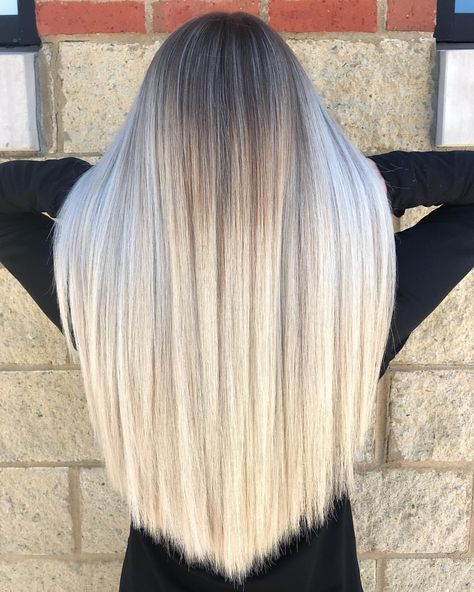 Highlights Platinum, Babylights Blonde, Diy Hair Dye, Long Hair Highlights, Wild Hair Color, Ombre Blond, Hair Shadow, Popular Hair, Shadow Root