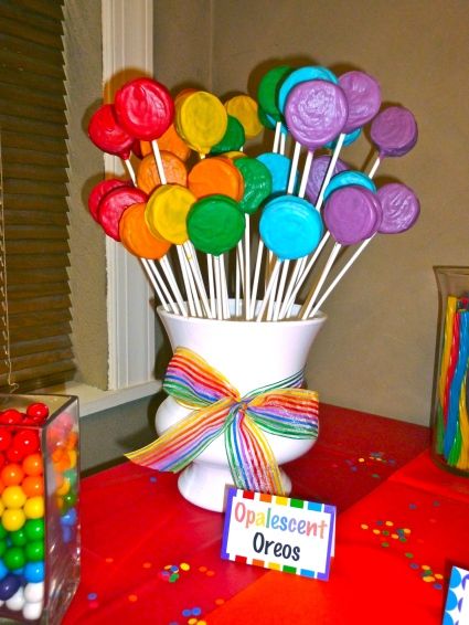 Maria Posada, Halo Birthday, Oreo Cake Pops, Mango Desserts, Candy Land Birthday Party, Cute Table, Trolls Birthday Party, Painting Birthday, Candyland Birthday