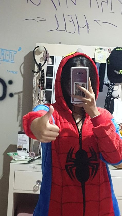 Aesthetic Outfits Girl, Spier Man, Spiderman Aesthetic, Funny Gaming Memes, Outfits Girl, Selfie Ideas Instagram, Foto Ideas Instagram, Cute Selfie Ideas, Insta Photo Ideas