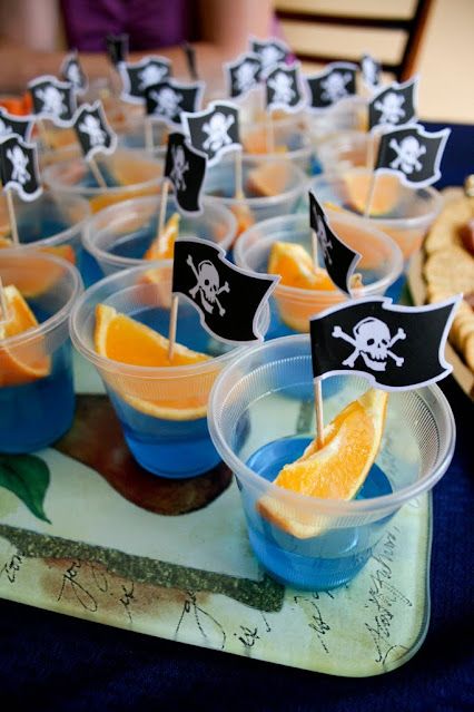 Megan from Food and Whine came up with a creative pirate-themed snack. Pirate Snacks, Pirate Fairy Party, Pirate Party Food, Pirate Food, Mermaid Pirate Party, Blue Jello, Peter Pan Party, Pirate Fairy, Pirate Theme Party