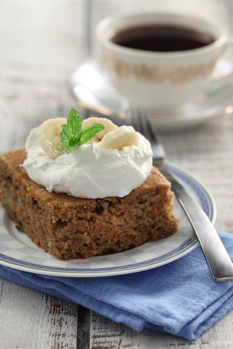 Lentil Banana Carrot Cake Crockpot Cake Recipes, Steamed Pumpkin, Carrot Cake Topping, Crockpot Cake, Lentil Cake, Chicken Dishes For Dinner, Pumpkin Crockpot, Gingerbread Recipe, Easy Slow Cooker Recipes