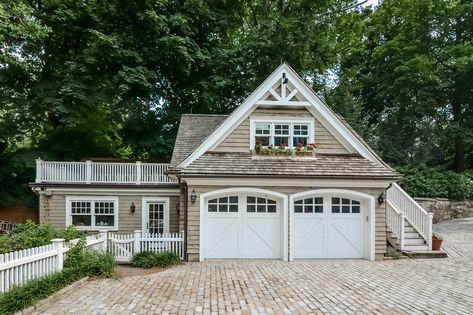 Garage Addition Ideas Attached, Garage Facade, Camp Cottage, Bath Couple, Plan Garage, Carriage House Garage, Farmhouse Garage, Garage Guest House, Carriage House Plans