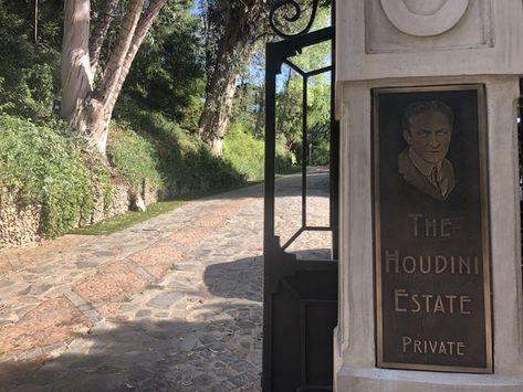 The Houdini Estate – Los Angeles, California  - Atlas Obscura Houdini Estate, Two Places At Once, Harry Houdini, Underground Tunnels, Atlas Obscura, Laurel Canyon, Visit California, Making Film, The Grim