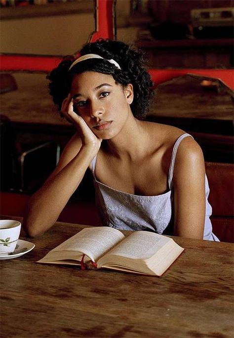 Corinne Bailey Rae (Corinne Jacqueline Bailey) (b.1979) is a British singer-songwriter and guitarist. She is the daughter of a St. Kittitian father and an English mother. In 2004, she was signed by Global Talent Publishing. She released her debut album, Corinne Bailey Rae, in 2006, and became the 4th female British act in history to have her first album debut at #1. In 2008, she won a Grammy Award for Album of the Year (featured artist in Herbie Hancock’s River: The Joni Letters). Corrine Bailey Rae Aesthetic, Corrine Bailey Rae, Hair Styles Quick, Partner Manifestation, Soul Partner, Rae Aesthetic, Hairstyles 2010, Lianne La Havas, Corinne Bailey Rae