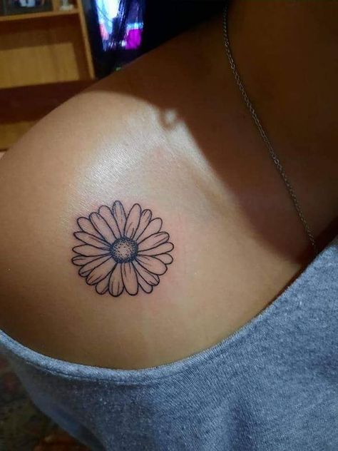 Pretty Tattoo Pretty Tattoo Ideas, Small Daisy Tattoo, Plant Tattoos, Peace Sign Tattoos, Daisy Tattoo Designs, Daisy Flower Tattoos, Simple Flower Tattoo, Pretty Tattoo, Sign Tattoo