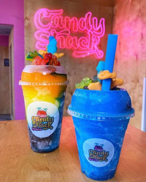 Slushie Business Ideas, Slushy Drinks, Banana Pudding Desserts, Pretty Alcoholic Drinks, Mexican Snacks, Frozen Dessert Recipe, Candy Drinks, Birthday Drinks, Michelada