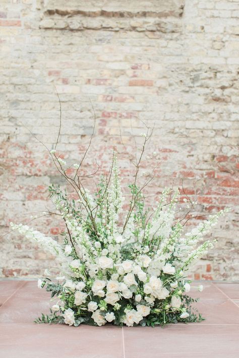 Alter Flowers, Church Wedding Flowers, Wedding Alters, Church Wedding Ceremony, Altar Flowers, Aisle Flowers, Church Flower Arrangements, Church Flowers, Wedding Ceremony Flowers