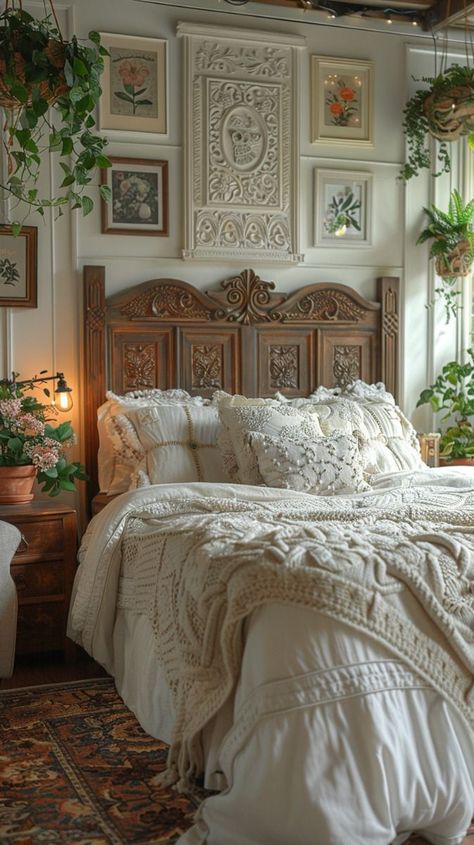 Wooden Bedroom Ideas Decor, Spanish Bed Frame, Spanish Style Beds, Wooden Bed Frame Vintage, Vintage Wooden Headboard, Large Wood Headboard, Windows As Headboard, Vintage Bed Frame Ideas, Bedroom Antique Decor