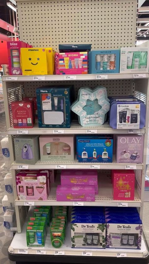 Shop beauty gift sets at Target, for the perfect holiday gift! Beauty Gift Ideas, Preppy Gifts, Beauty Products Gifts, Target Gifts, Preppy Christmas, Basic Skin Care Routine, Estilo Taylor Swift, Shower Skin Care, Perfect Skin Care Routine